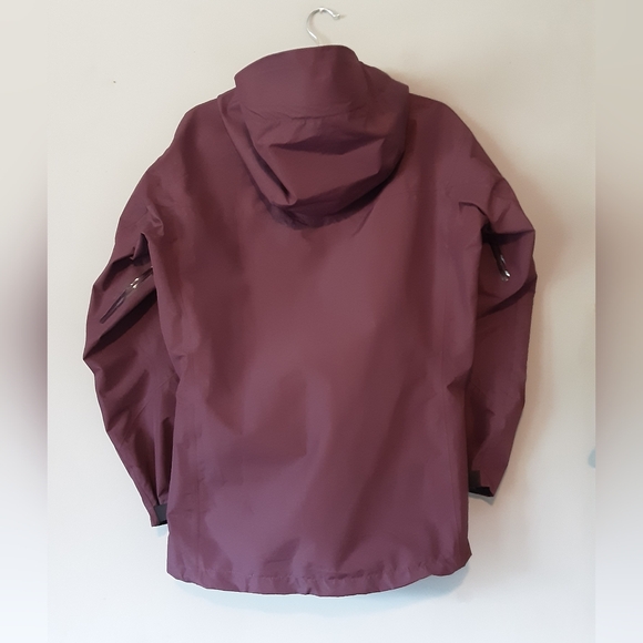 Arc'teryx Alpha SV Burgandy Coat w/ Gortex Pro Shell - Picture 6 of 15